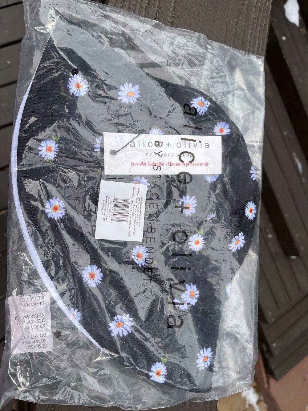 NEW alice + olivia Floral Black White Reversible Bucket Hat